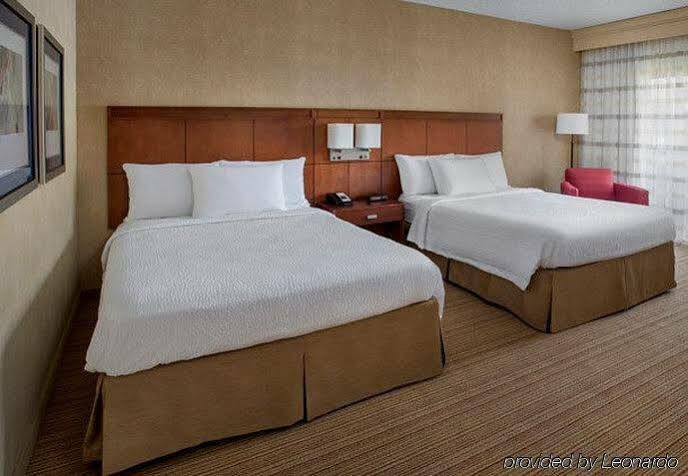 Courtyard Newark Liberty International Airport Hotel Exterior foto